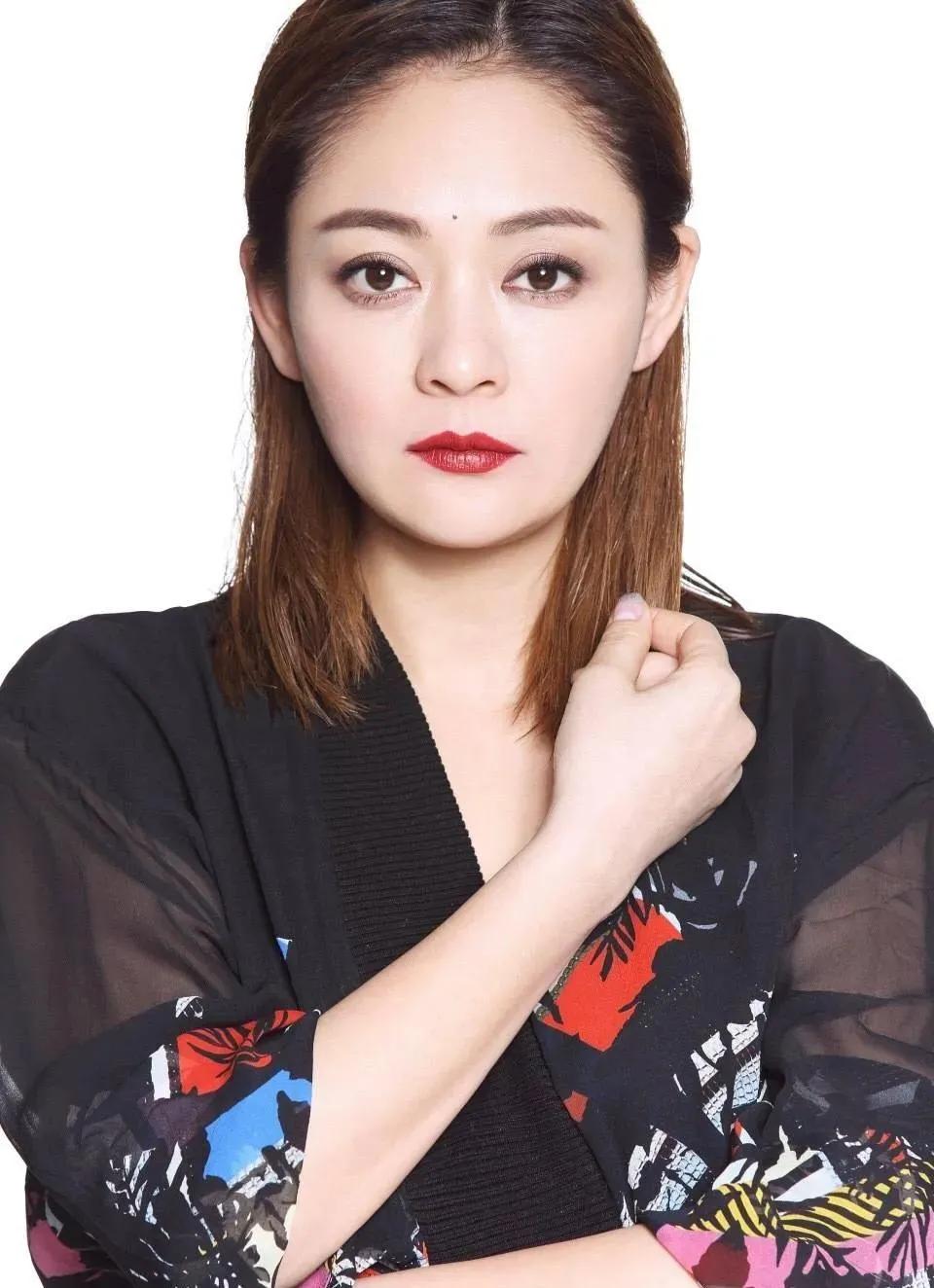 鲜妆辉映桃花红,鲜妆护肤