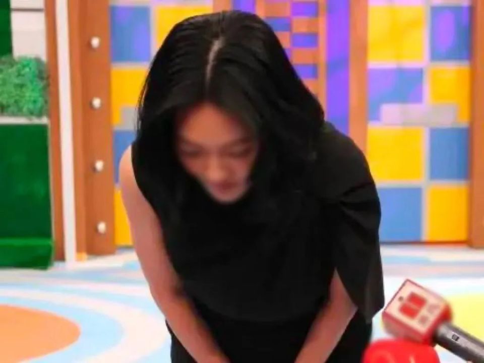 好老婆范玮琪被骂：“一个被窝睡不出两种人”