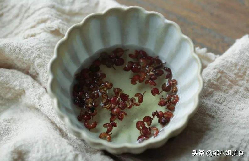 青椒馅饺子怎样调馅好吃,吃饺子猪肉馅怎么调