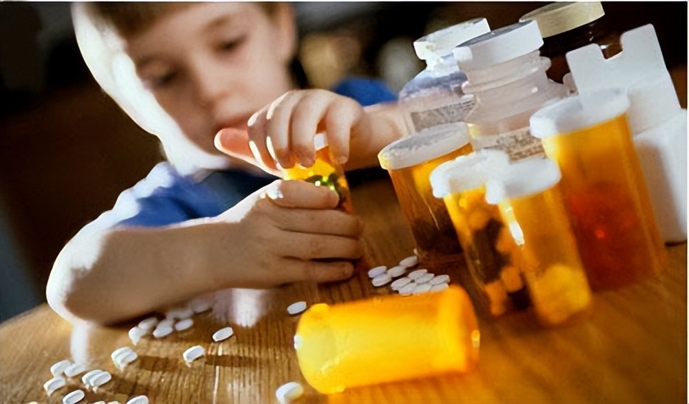 父亲给儿子买6斤布洛芬,得知儿子买不到药