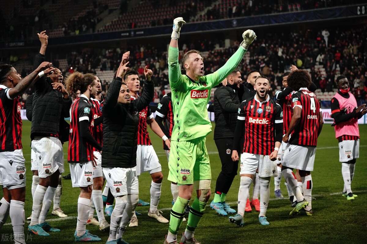 足球战况解析，盘口分析，赛事扫盘，实单参考，预测比分+总进球