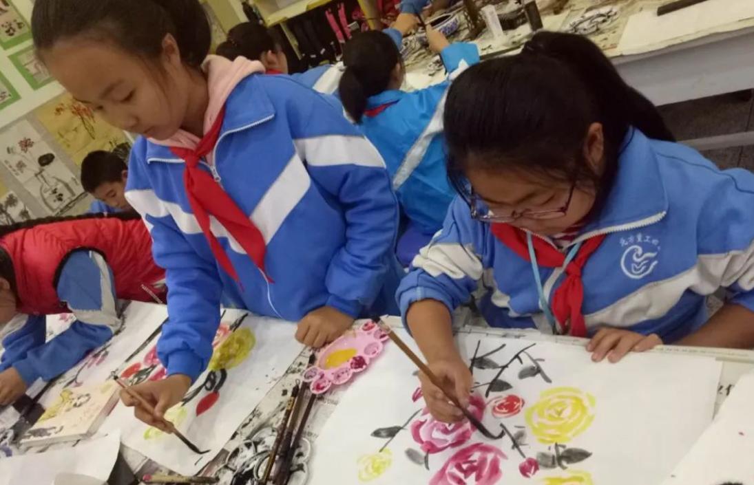 内蒙古包头市青山区北重四小,包头北重四小和和平小学