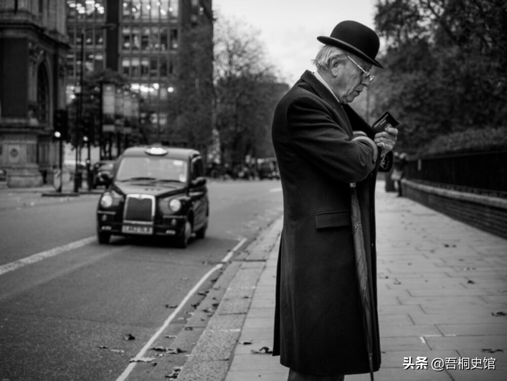 非洲的奇葩绅士，花半生工资买一件奢侈品名牌，只为在街上溜一圈