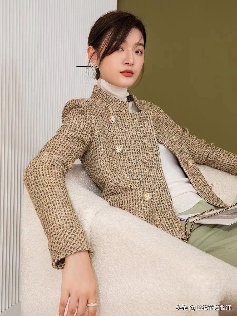 服装店邀约顾客到店文案,服装店顾客买一大堆的朋友圈文案