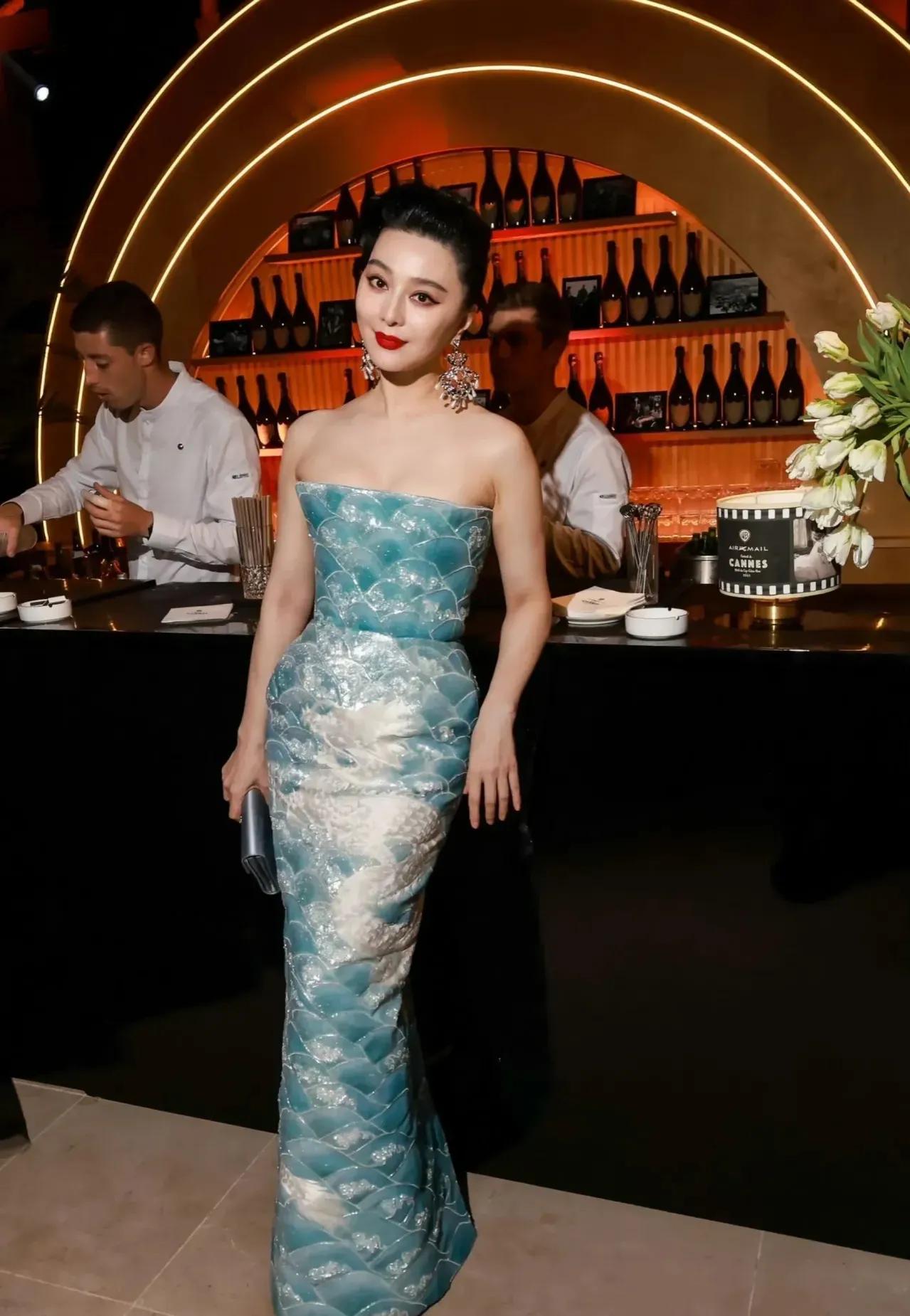 范爷戛纳红毯照,范爷戛纳穿龙袍