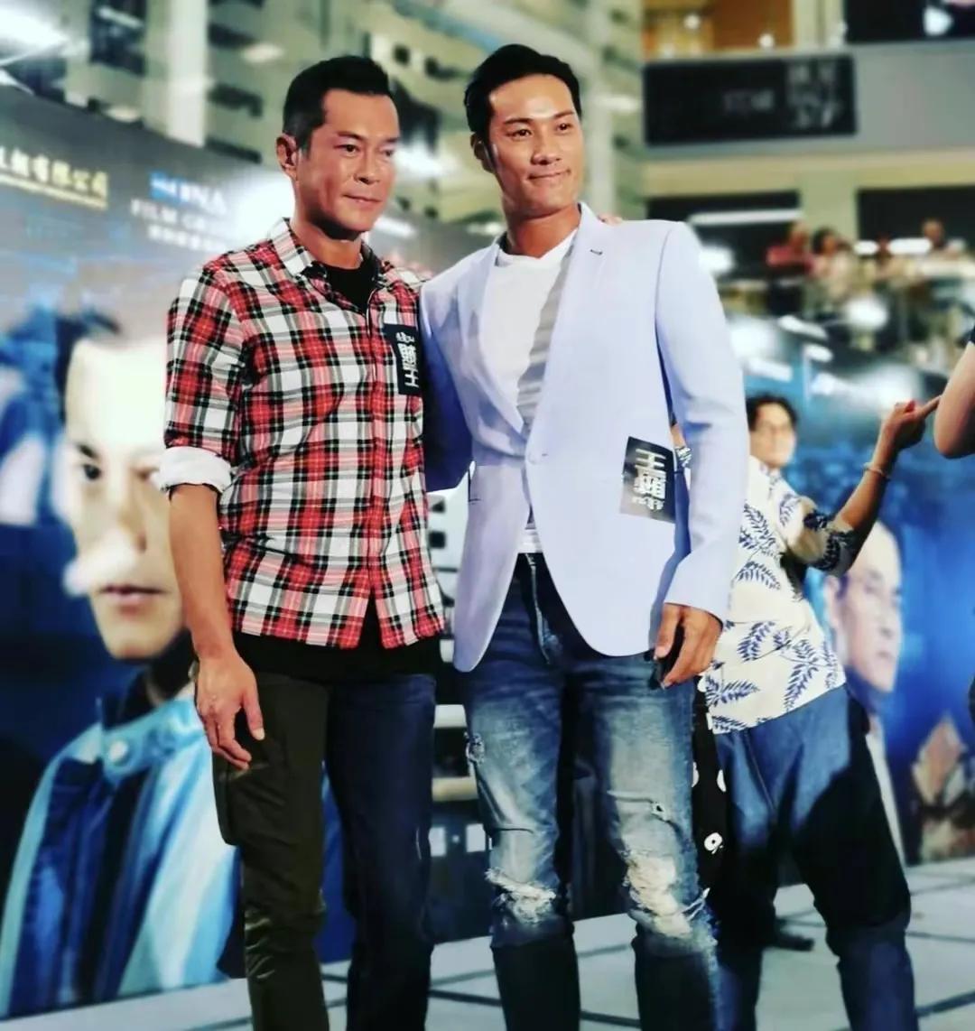 港星黄竣锋被捅伤,对方说认错人了,上次任达华受伤,也说认错了