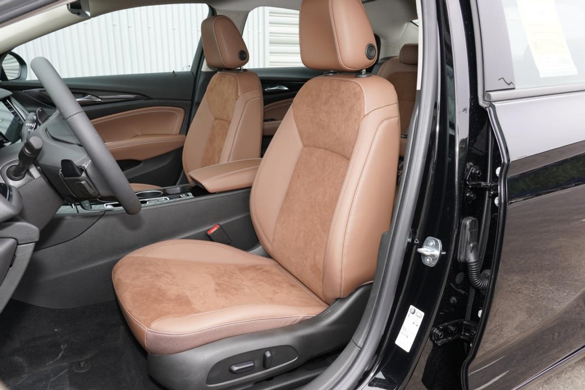 别克君威能跑赢凌渡吗,别克君威跟大众速腾凌渡