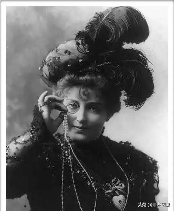 日本侵华施暴照：图6日军随军记者镜头里面的苏州姑娘,2