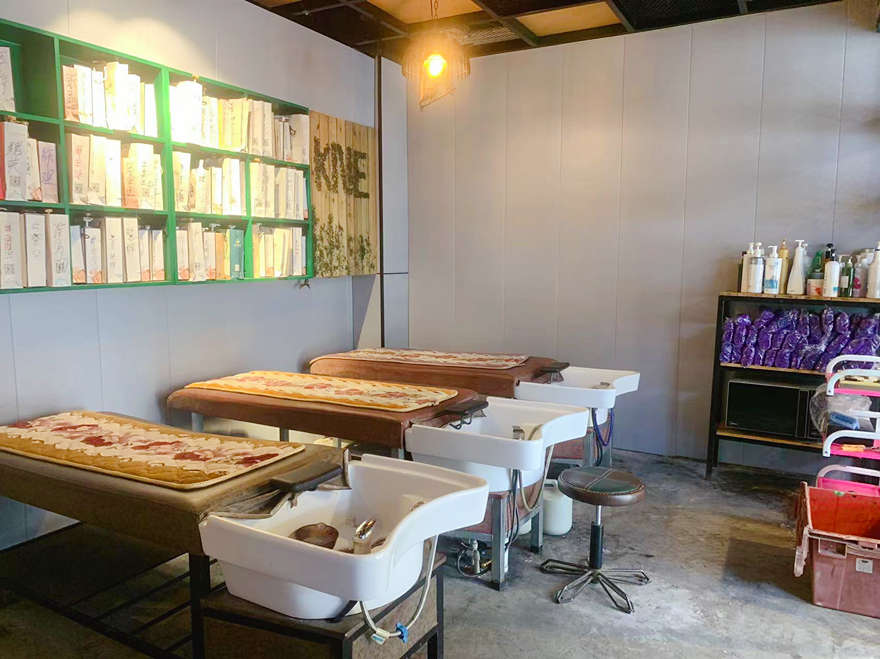 临街门面50平美发店转让,临街美发店转让