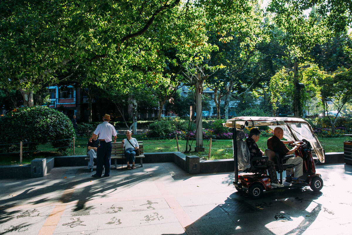 杭州人本地人做菜是不是油少放糖,杭州人老家