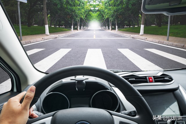 大陆和香港的方向舵相反，开车从港珠澳大桥到对岸后怎么行驶？