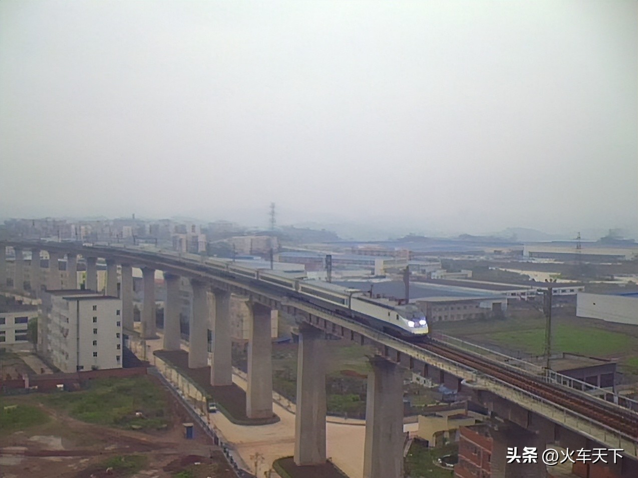 蓝箭号早期火车,蓝箭号动车组成渝