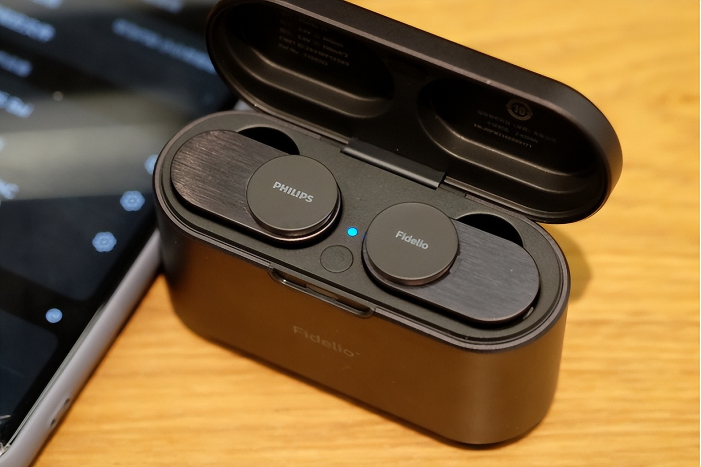 飞利浦真无线蓝牙耳机tat1205黑色,真无线耳机效果好吗