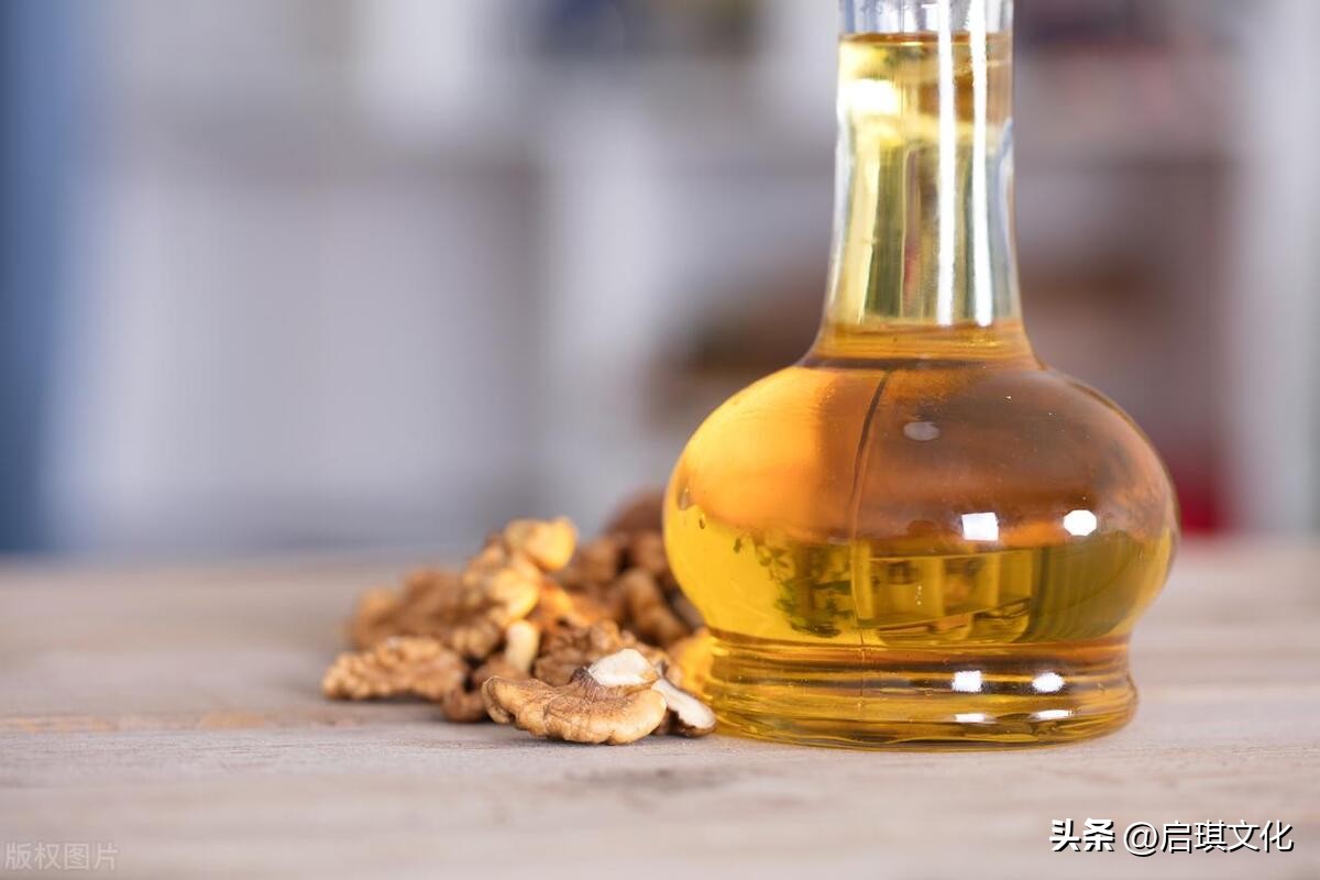 买食用油这3种再便宜也不能买 (买食用油避免哪些坑)