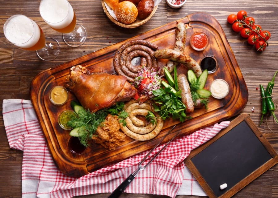 德国酸菜和中国酸菜有什么不同,德国香肠火腿和酸菜