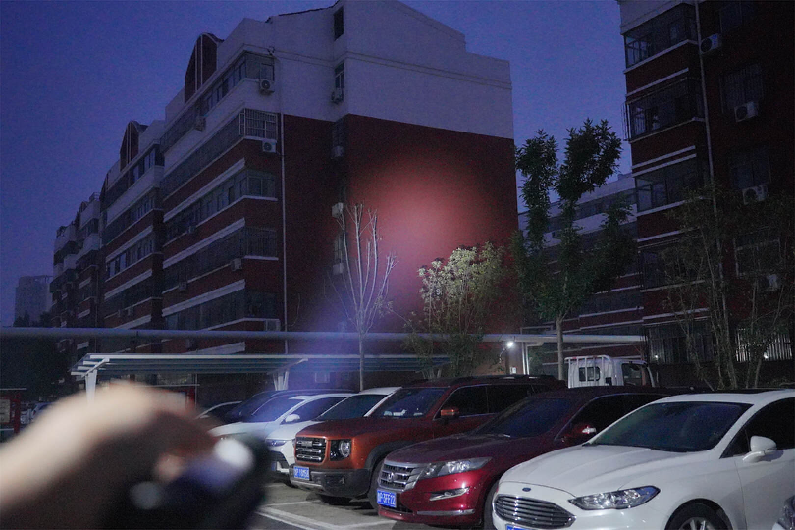 纳拓十二合一雷鸣音乐手电测评,神奇户外灯多功能高端露营灯