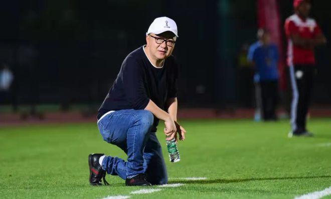 “你行你上”的泼皮理论，全然不见希望，冯潇霆：我退位给巩汉林