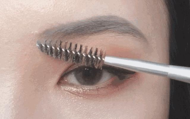 新手如何化妆自然不卡粉,新手如何化妆出无瑕零毛孔的皮肤