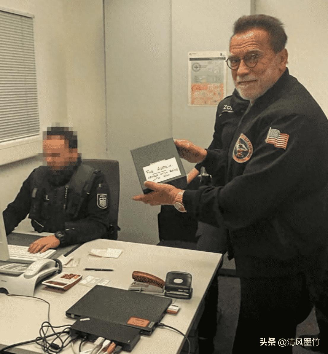 侵华日军*行暴**照片，日本人强迫女子脱下衣服，*辱侮**致死