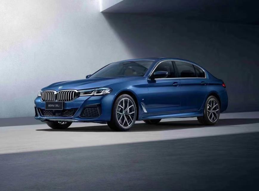 50到60万买什么车,女士开的车推荐50到60万