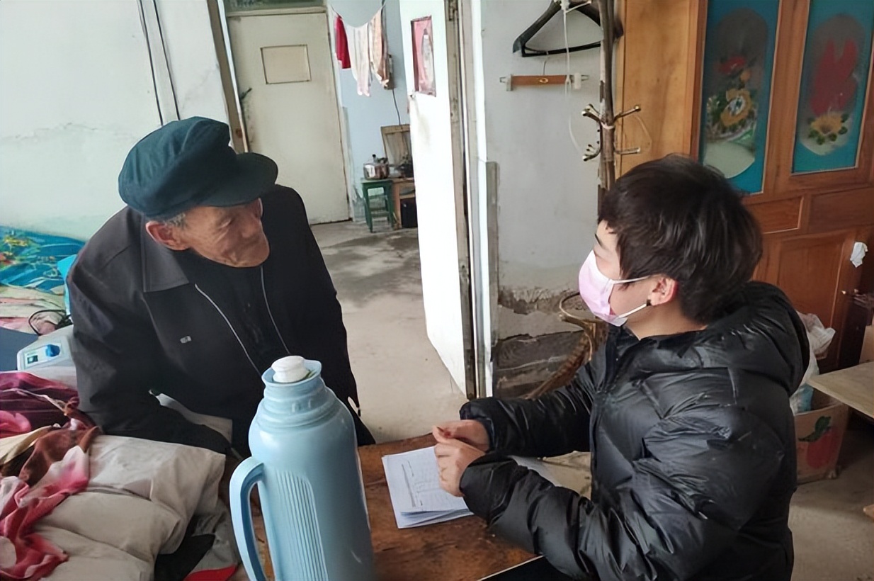 20年没见的同学来看我，我花8888招待，同学情，我一辈子也还不清