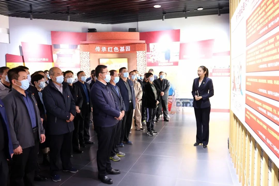 坚守廉洁底线弘扬清风正气,坚持正风肃纪树牢廉洁自律新风气