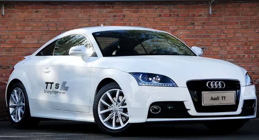 资本弃子唐嫣：获罗晋宠爱用四万手机壳，穿假货得罪苏芒遭封杀