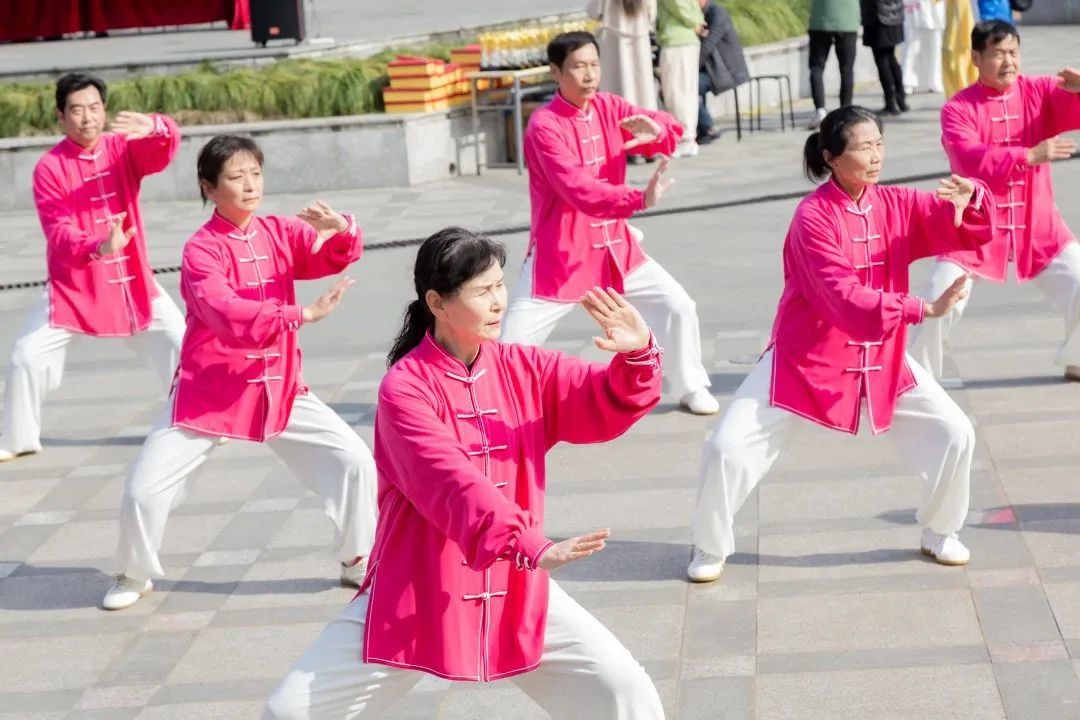 2023年“高东杯”龙身蛇形太极拳比赛在高东公园圆满举行