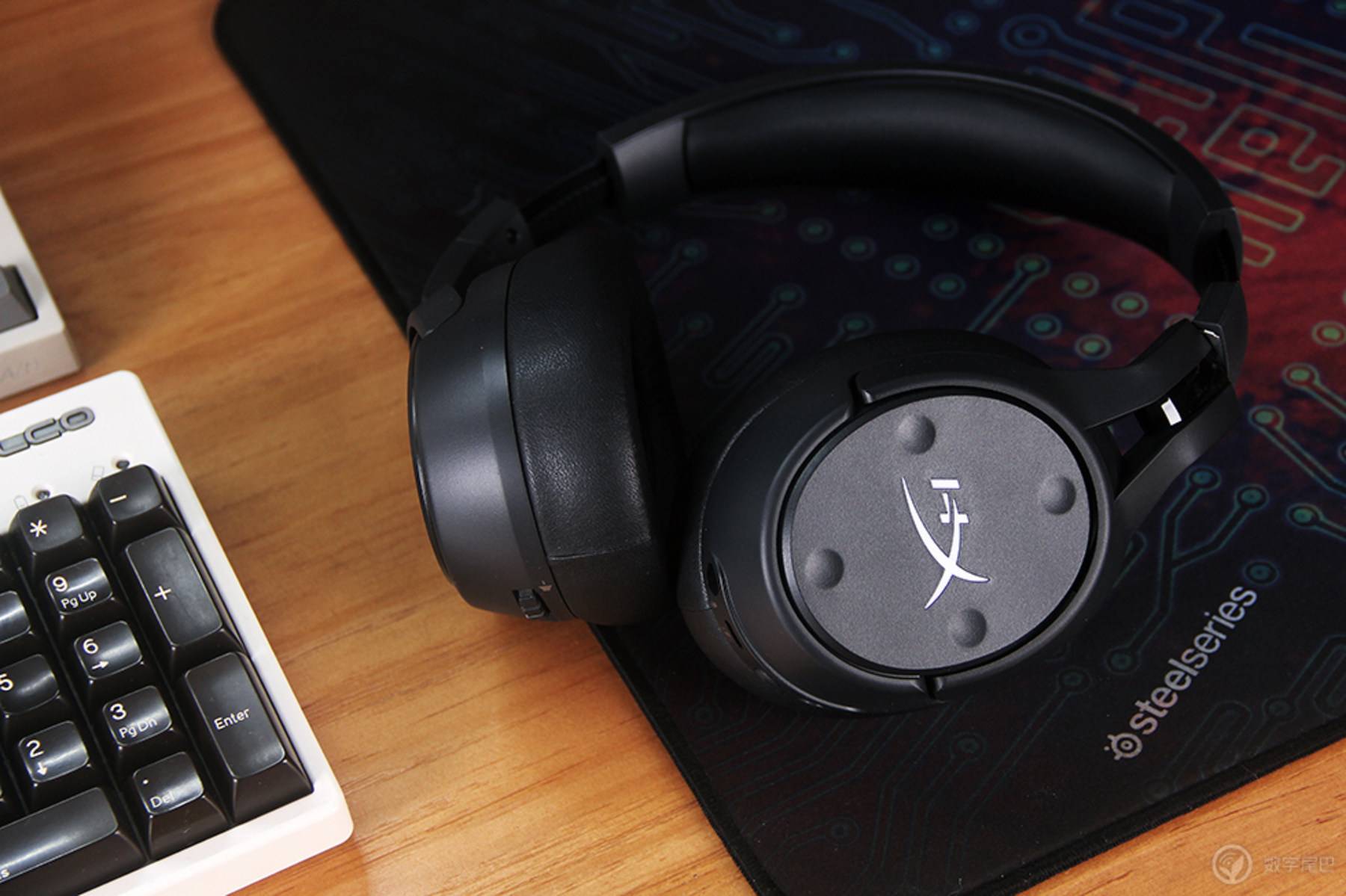 推荐几款高逼格电脑桌面,实用科技感很强的电脑桌面