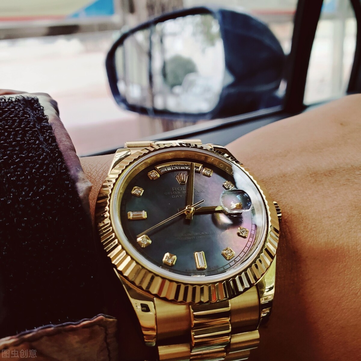 儒雅气质男人适合戴的腕表,月薪1万元适合佩戴啥样的腕表