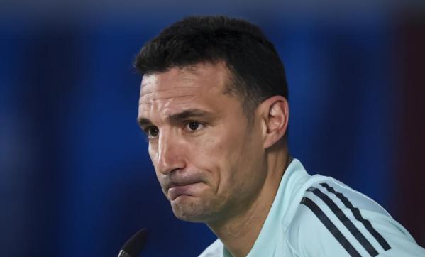 阿根廷vs哥伦比亚梅西高光表现,阿根廷vs牙买加球员与梅西合影