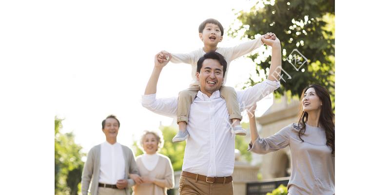 父母去医院没钱心里难受吗,家人住院自己也没钱简直崩溃