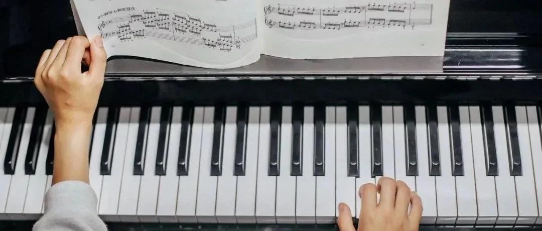 想学钢琴从零开始,成人学钢琴买电钢琴好还是钢琴好