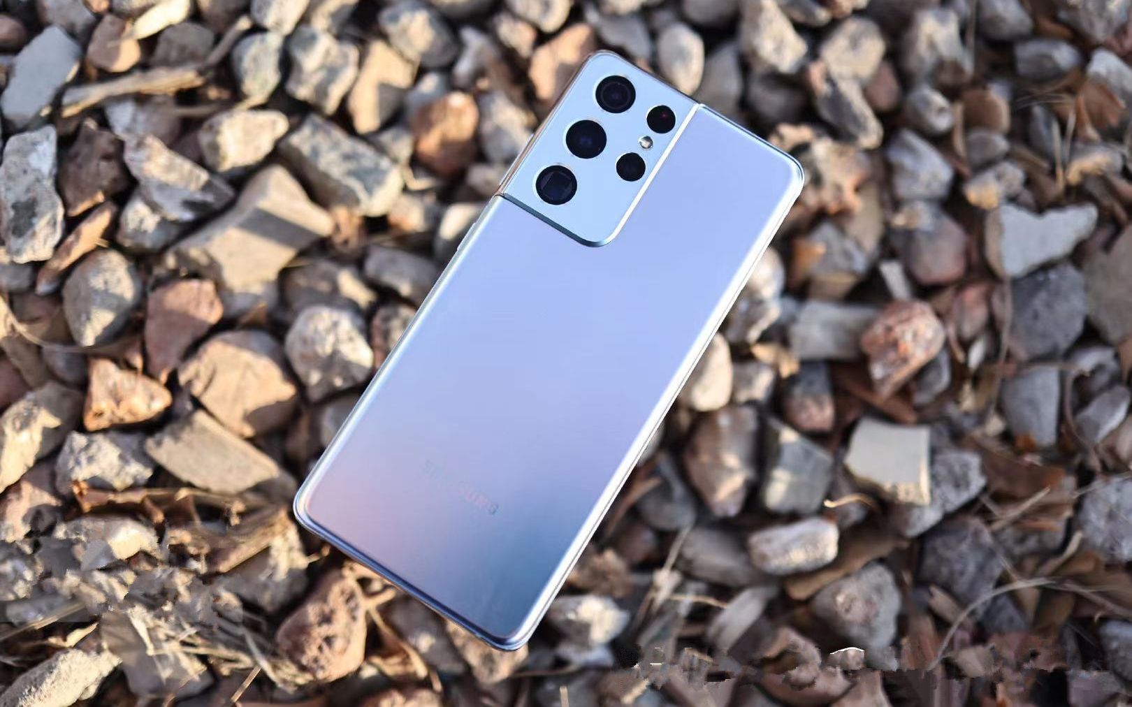 2022年换手机优先选这4款，耗电慢性能强价格还不高，能连续用4年