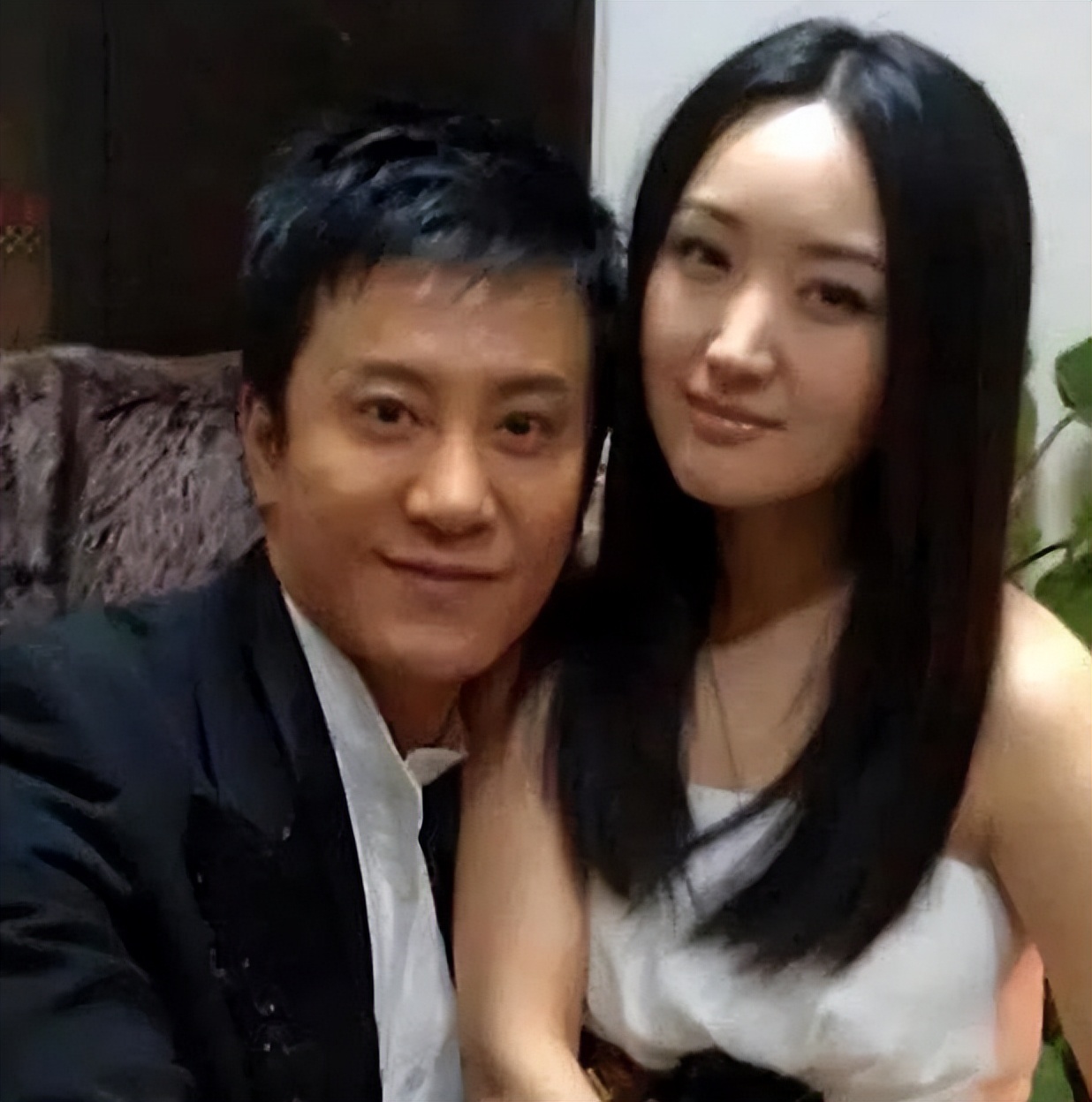 毛宁51岁再次翻红了吗,54岁毛宁罕见出镜