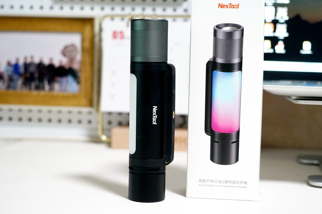 点亮多彩夜晚，让灯光随音而动，纳拓户外12合1雷鸣音乐手电