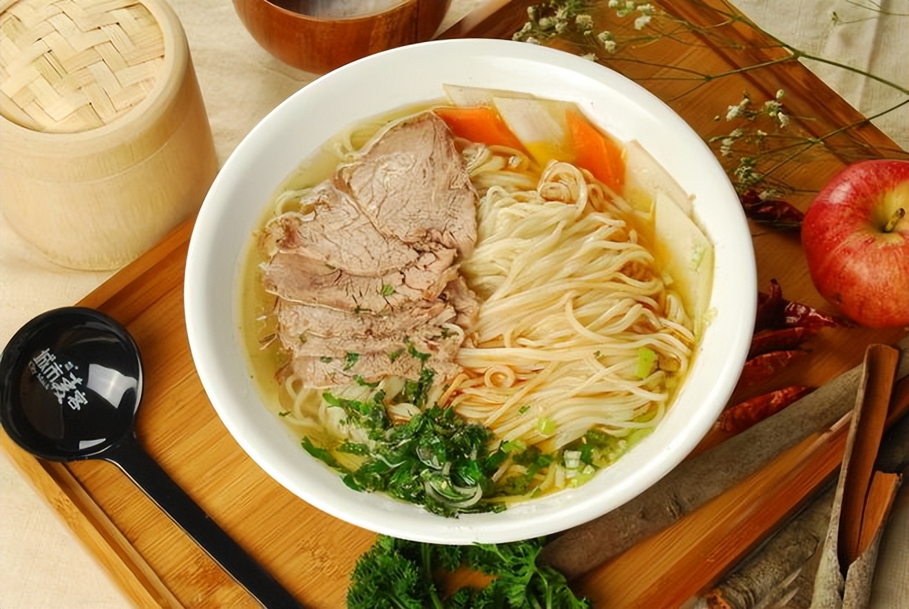 济南和青岛哪里旅游人多,青岛和济南旅游哪里人少