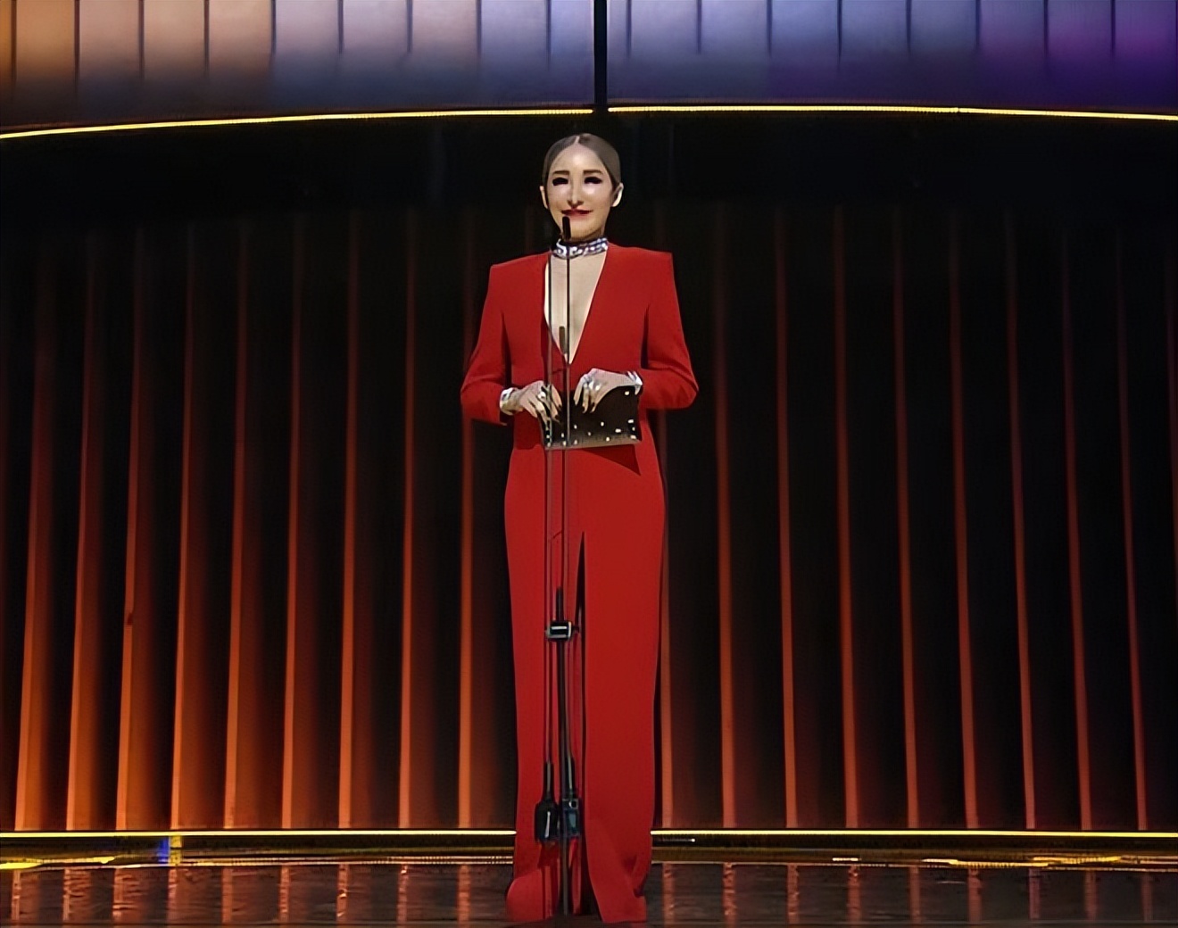 43岁萧亚轩,萧亚轩40岁换18个男友