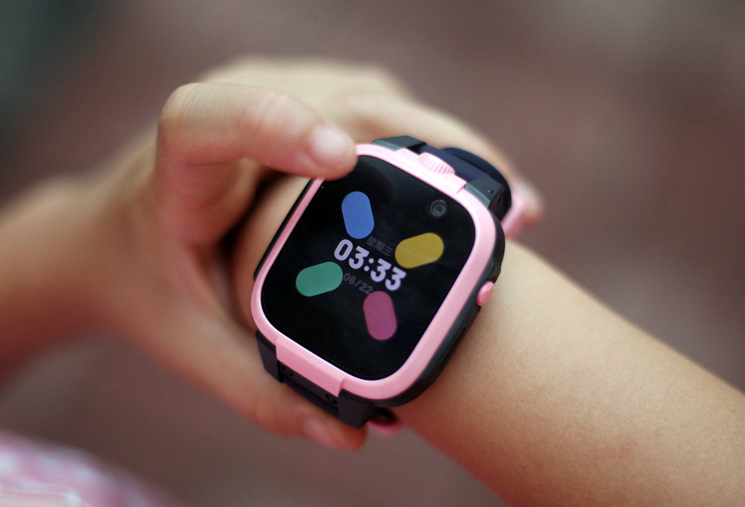 带小朋友去买小天才儿童电话手表,小寻3儿童电话手表测评