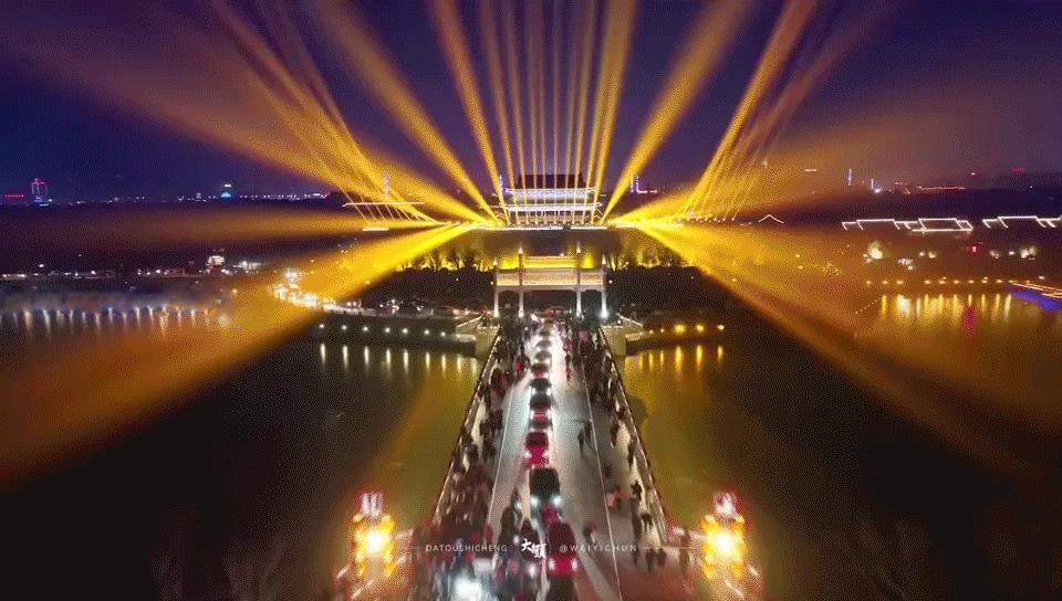 聊城灯光秀什么时候开始,聊城光岳楼今晚灯光秀几点上演