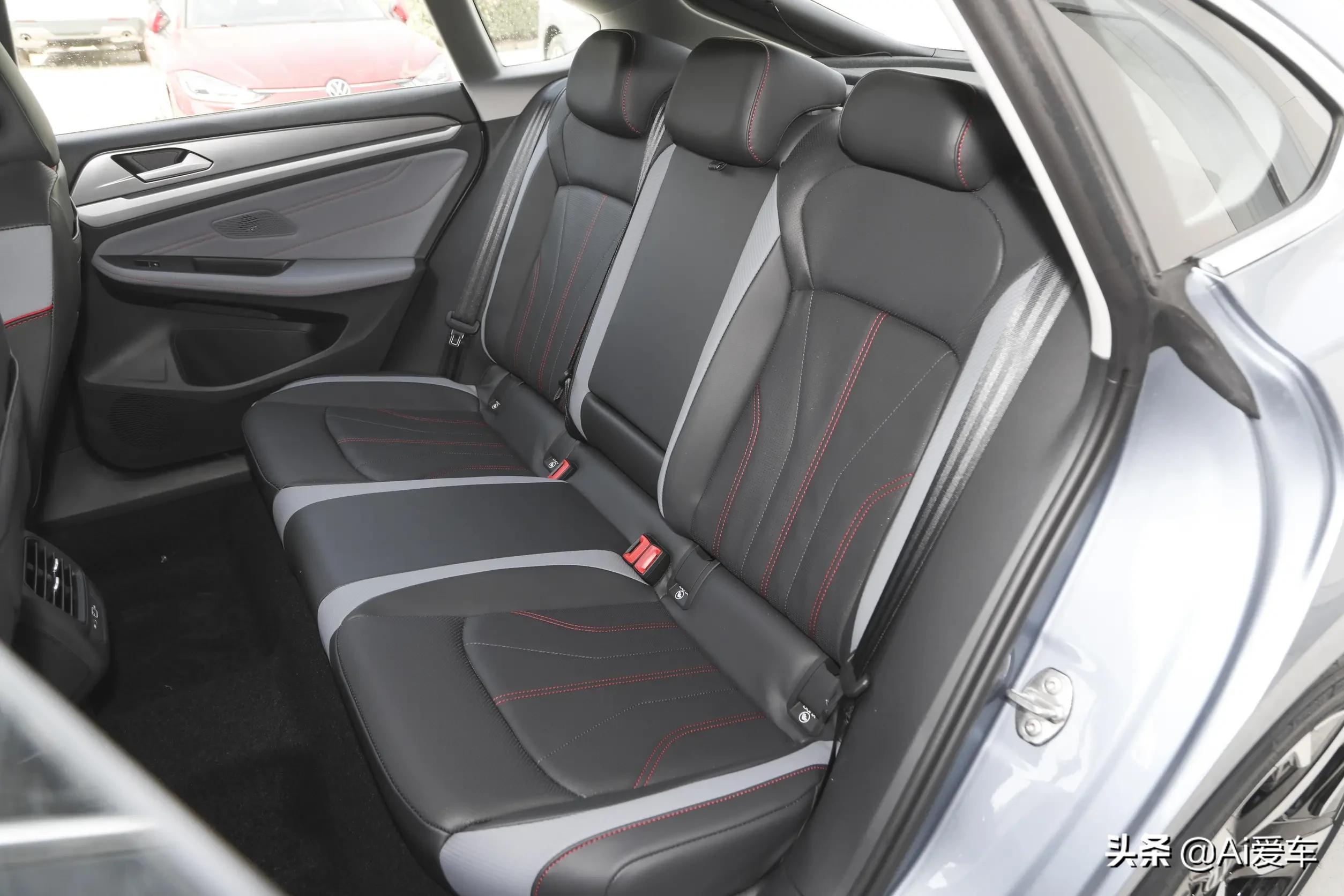 大众凌渡轿跑2022新款落地价,a级最美轿车大众凌渡