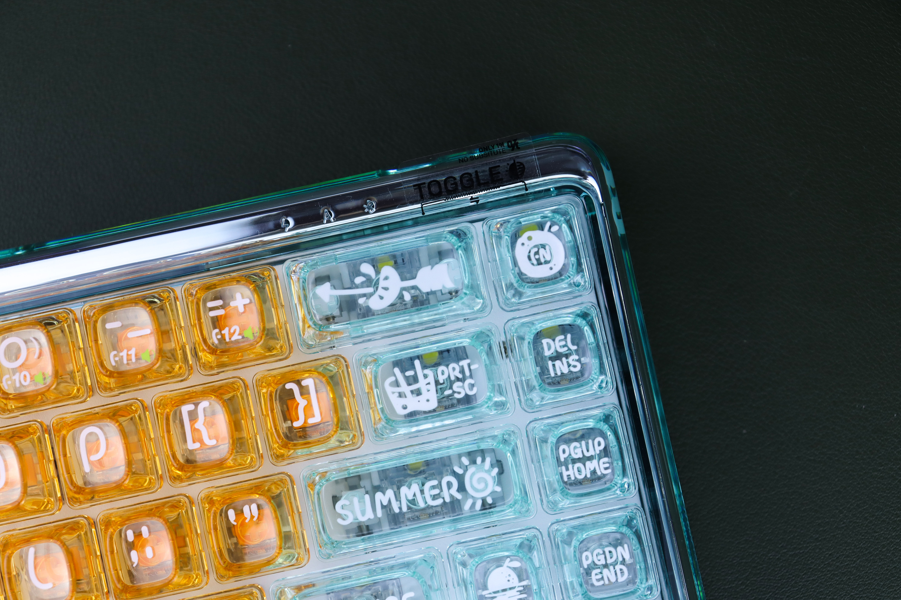 一千块，透明键盘，将手上那2平方做成工艺品的理念，我只爱洛斐