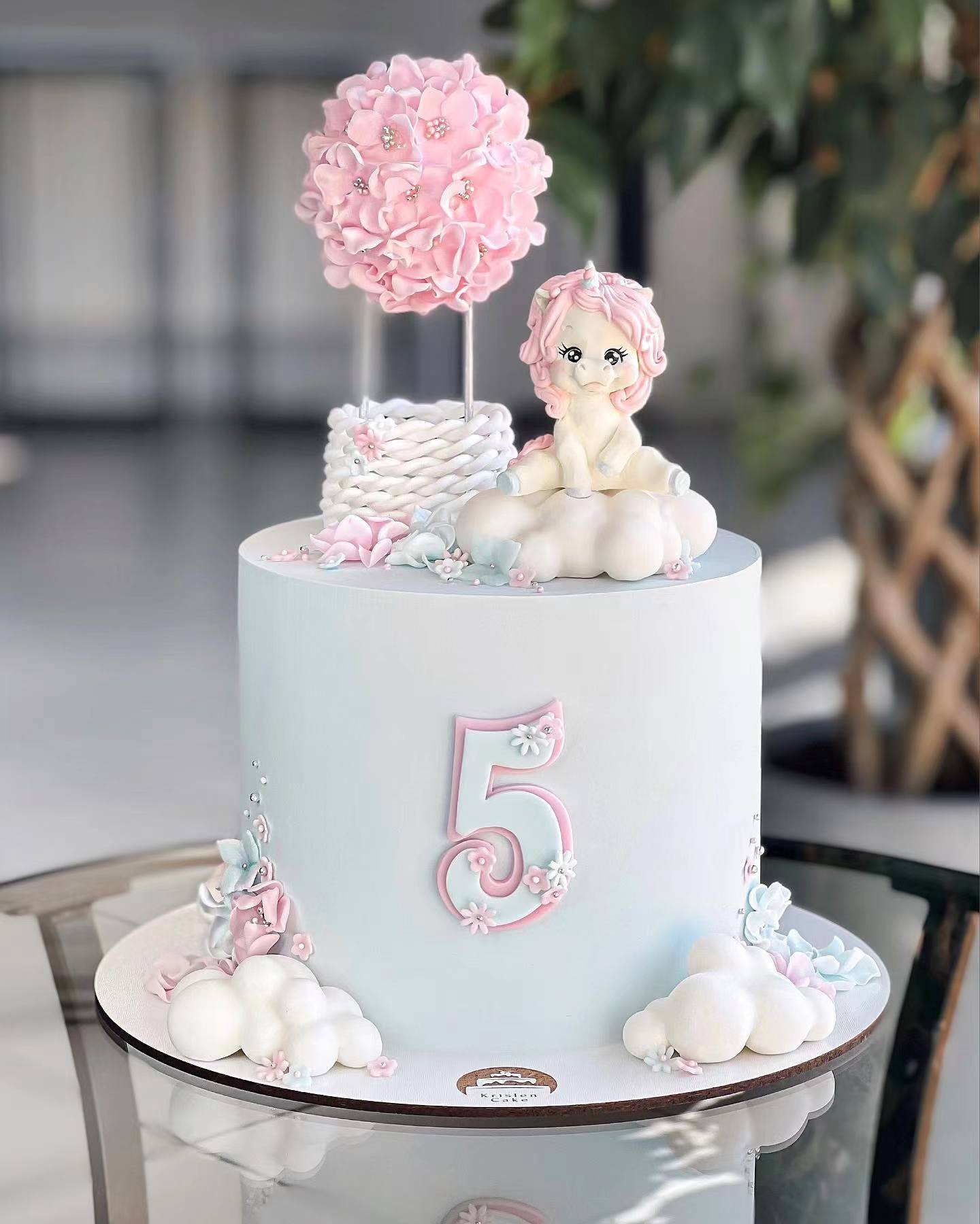 今天给大家做一款好看的蛋糕造型,美味又高颜值的蛋糕造型充满创意