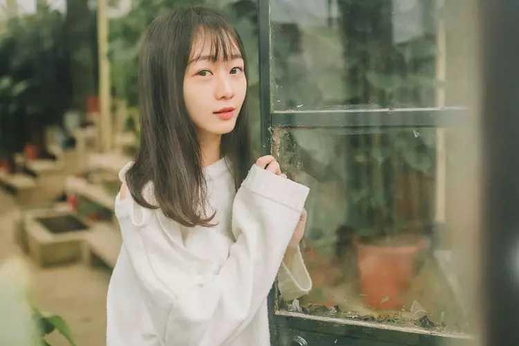 给女人回复消息慢或者不回复,给女生发信息一天了不回复怎么办