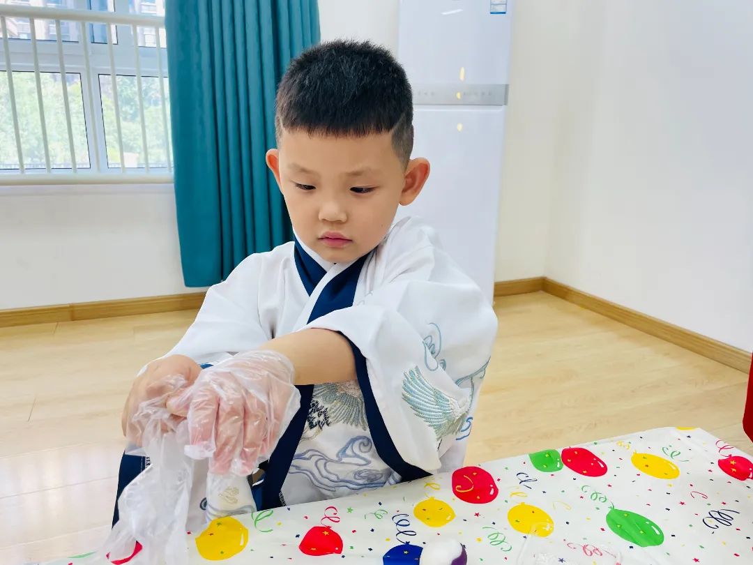 心怀皓月，致敬师恩，百仁幼儿园中秋节教师节双节主题系列活动