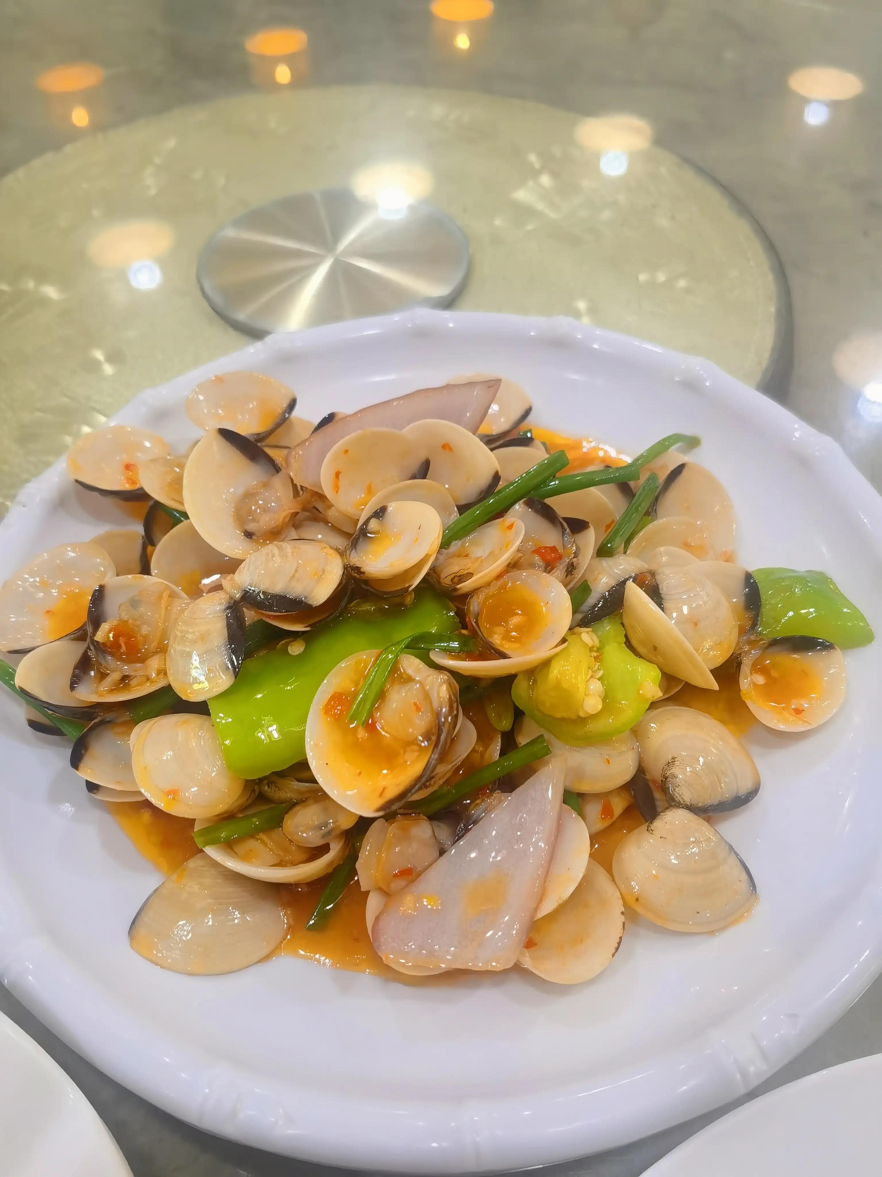 在三亚吃海鲜吃到爽能花多少,在三亚吃海鲜原声