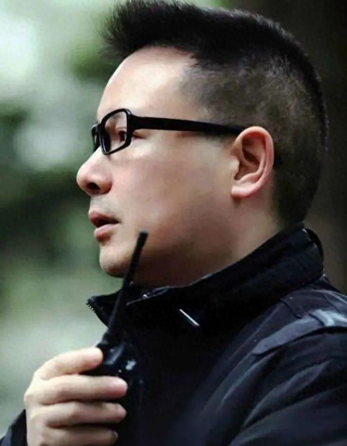 拍写真霸气风格小女生,拍写真霸气风格照片女生