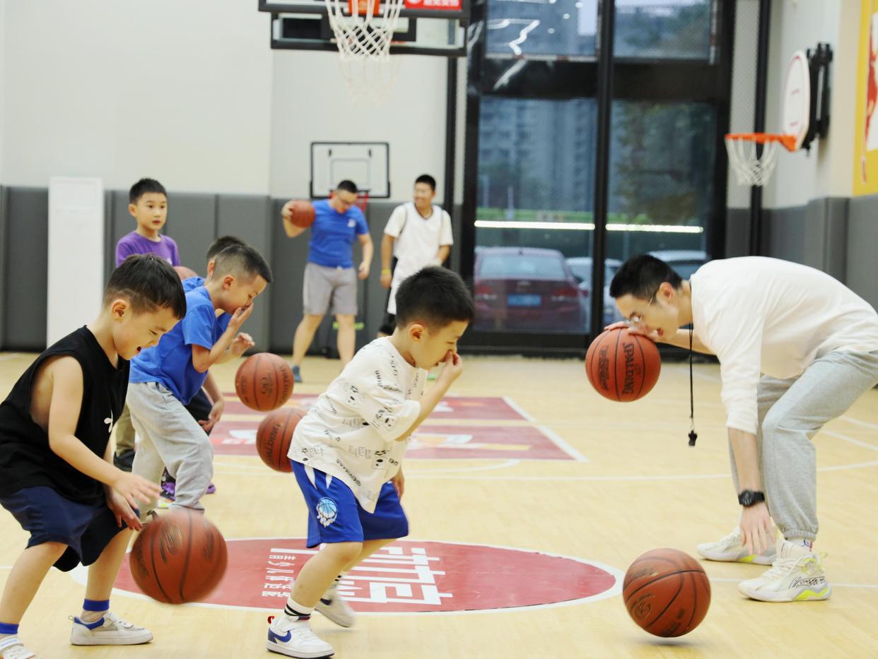成都儿童篮球培训推荐机构,成都少儿篮球培训机构排名前十名