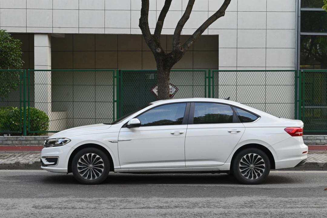 大众朗逸plus1.4t2018舒适版二手,二手朗逸2021款1.5l自动舒适版