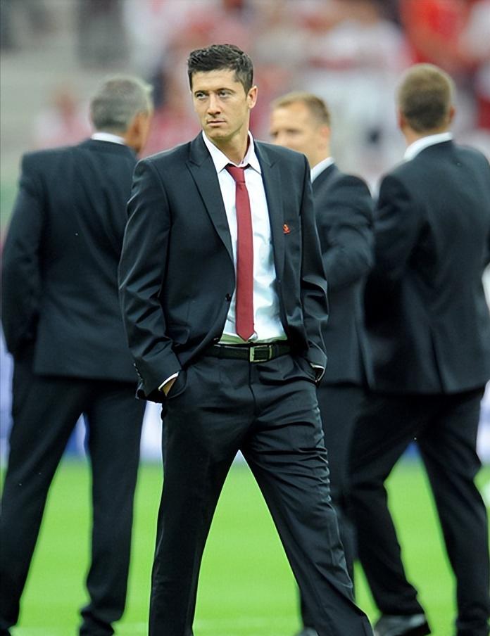 莱万结婚视频,波兰莱万年轻的时候